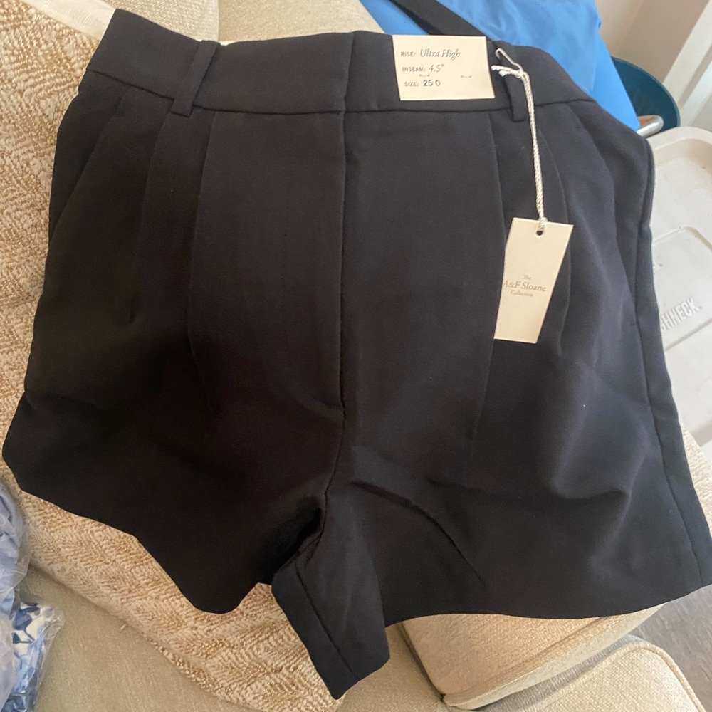 Abercrombie and Fitch black tailored shorts! Size 25 brand new with tags!